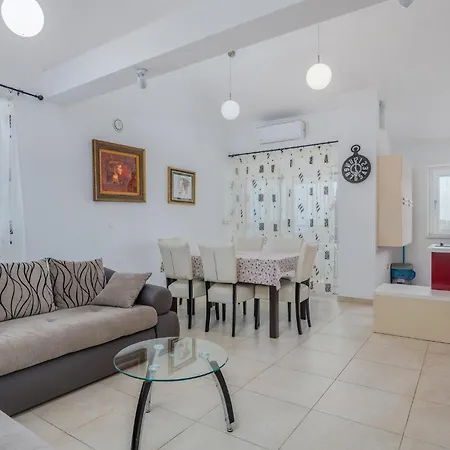 Apartamento Gorgeous In Salatici