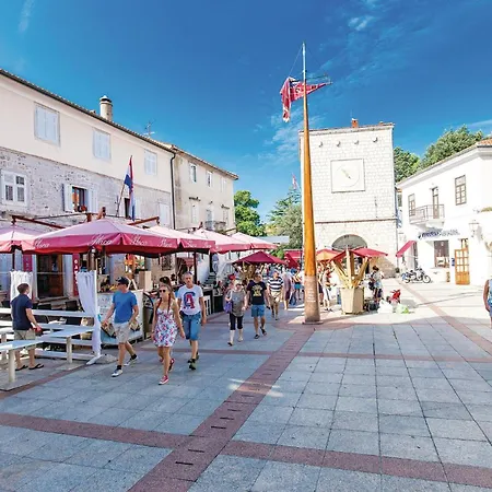 Διαμέρισμα Lovely In Salatici With Kitchen Salatić