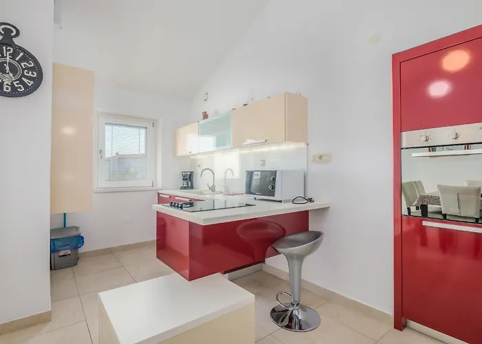 Amazing Apartment In Salatici