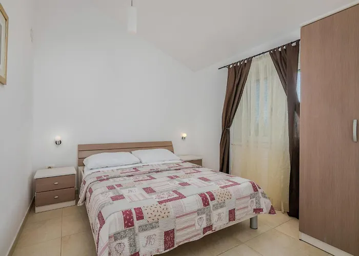 Amazing Apartment In Salatici