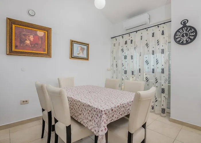 Apartman Amazing Apartment In Salatici *
