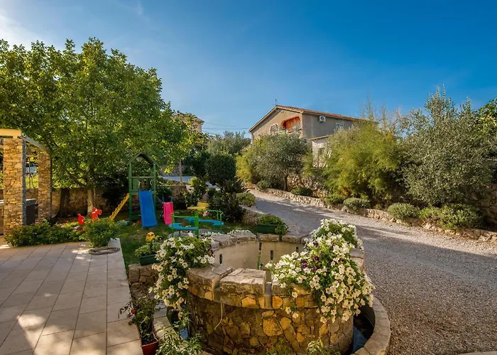 Amazing Apartment In Salatici Salatic