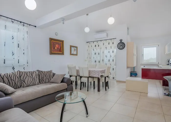 Apartman Amazing Apartment In Salatici